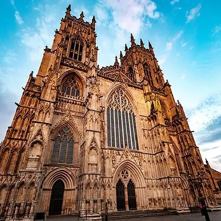 Centre Private Parking 约克